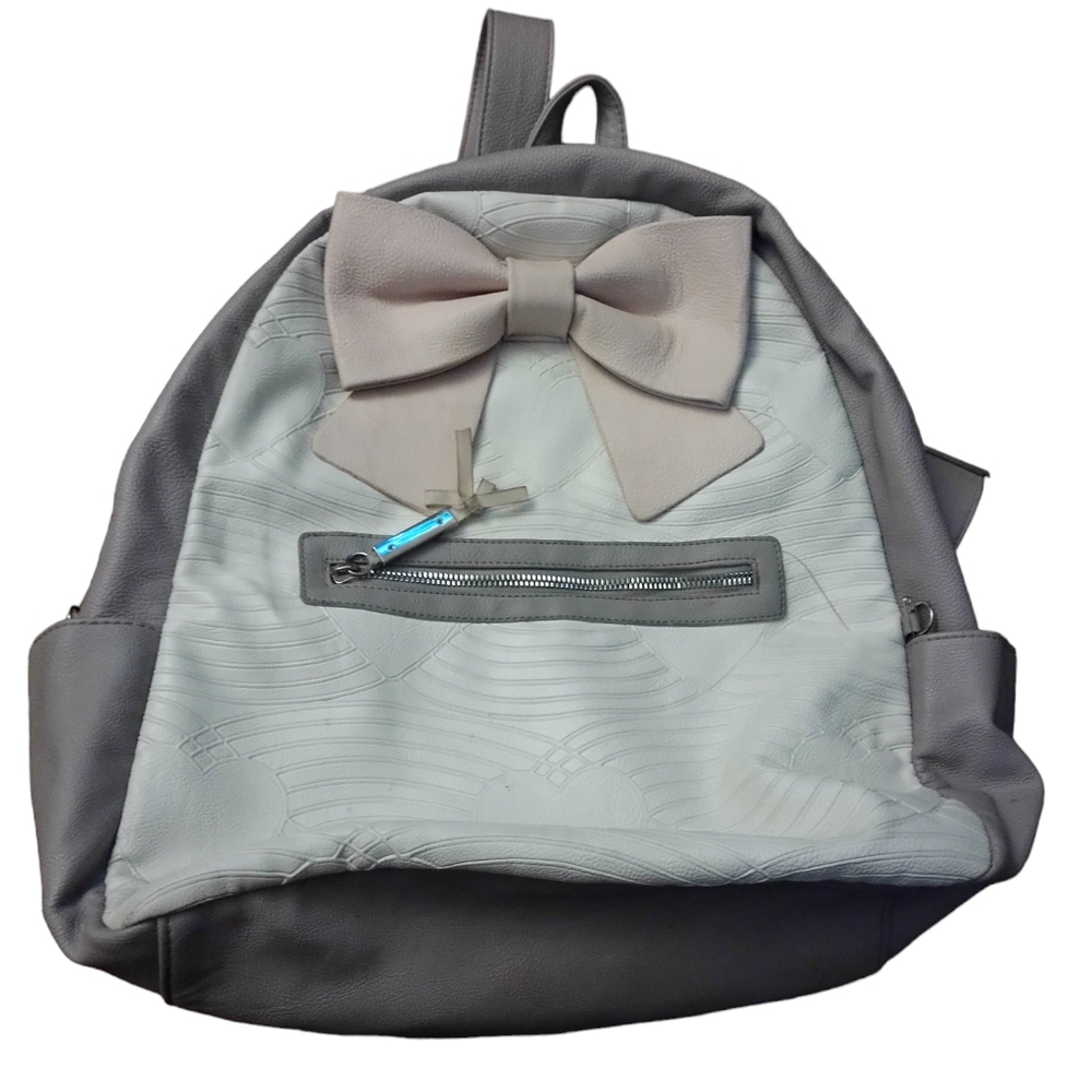 Adorable Betsey Johnson bow back pack
